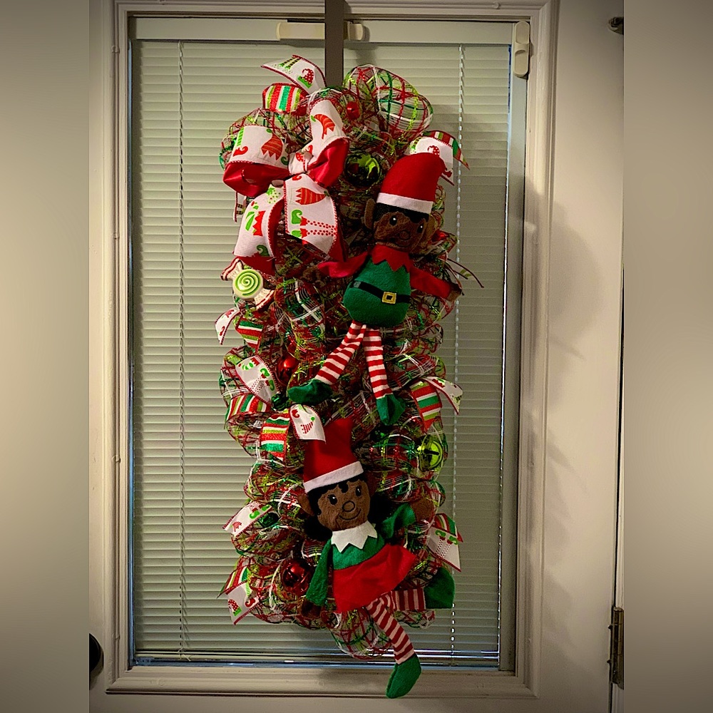 NEW HANDMADE CHRISTMAS XMAS ELF WREATH SWAG WITH BATTERY POWERED LIGHTS
